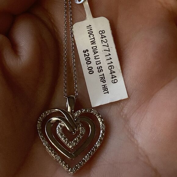 NWT Sterling Silver Triple Heart Diamond 18” Pendant Necklace ( 1/10 ct. t.w. ) - Picture 2 of 16